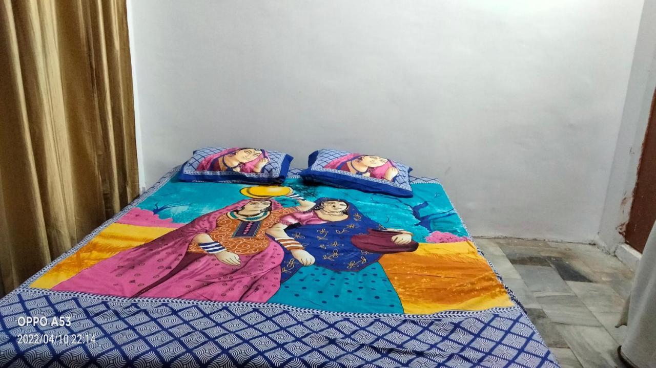 Shri Swami Sheetal Das Akhada B1-88 Assi , Near Pushkar Talab,Varanasi, Ashram Dharmshala Otel Dış mekan fotoğraf