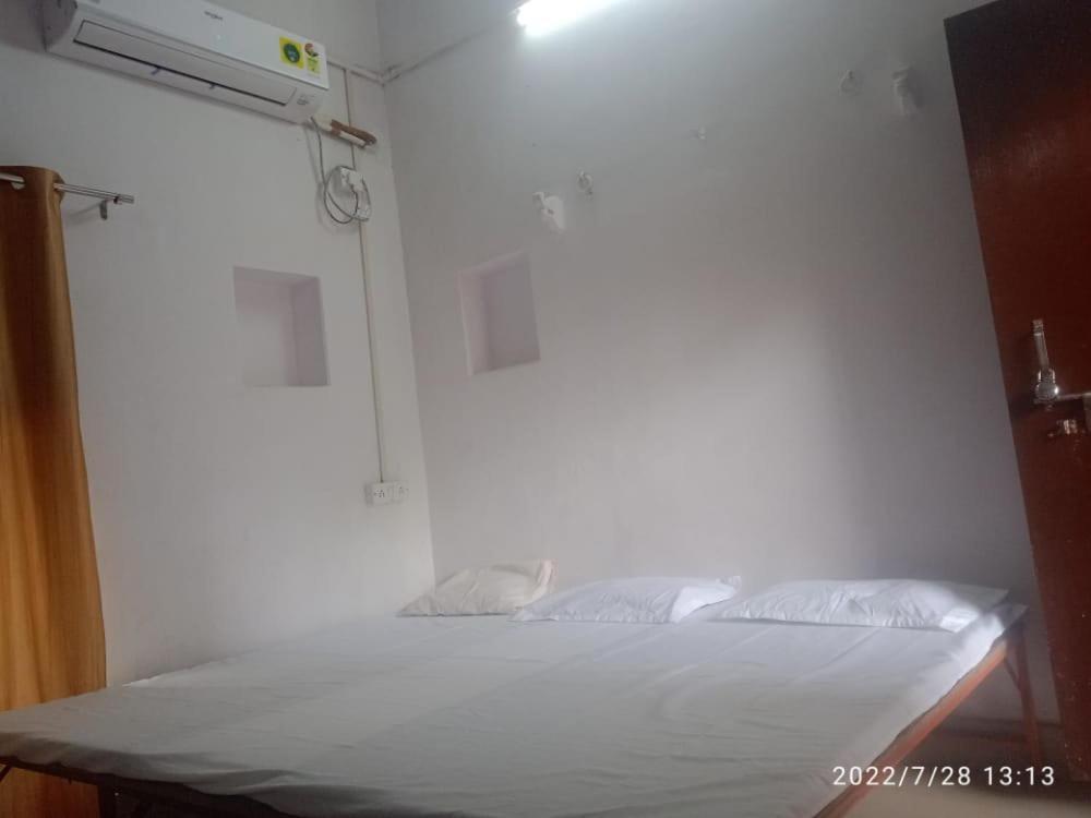 Shri Swami Sheetal Das Akhada B1-88 Assi , Near Pushkar Talab,Varanasi, Ashram Dharmshala Otel Dış mekan fotoğraf