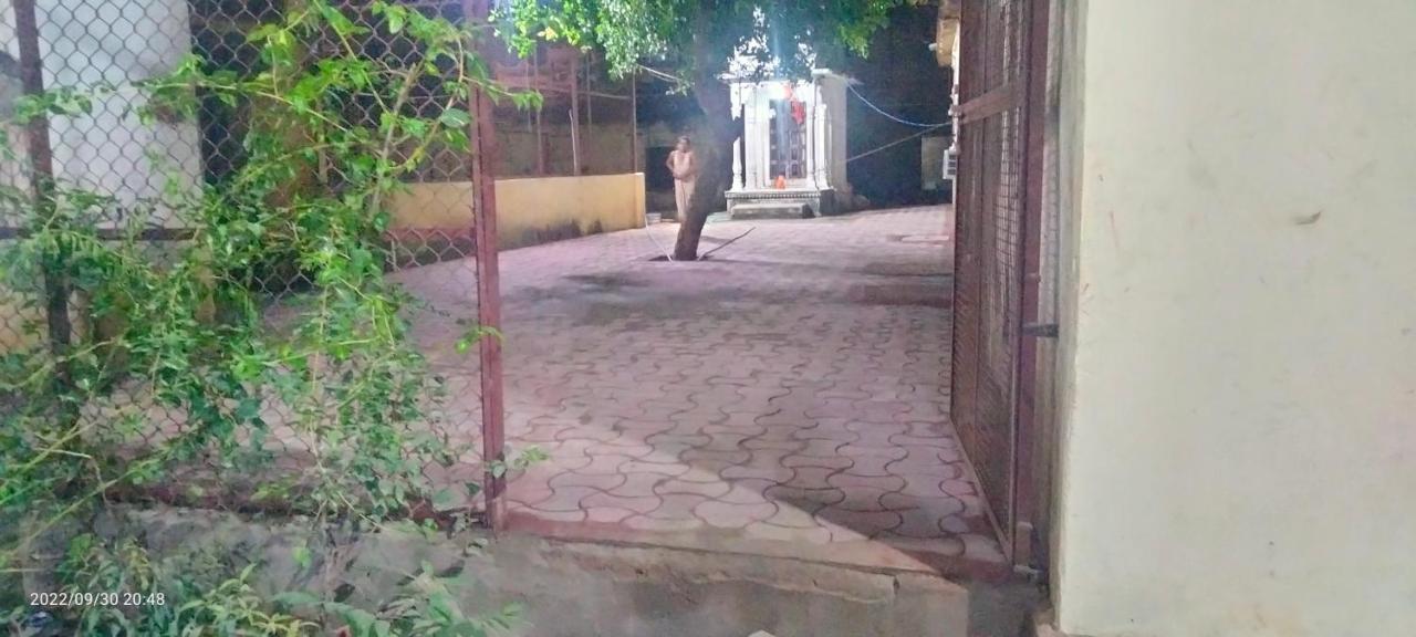 Shri Swami Sheetal Das Akhada B1-88 Assi , Near Pushkar Talab,Varanasi, Ashram Dharmshala Otel Dış mekan fotoğraf