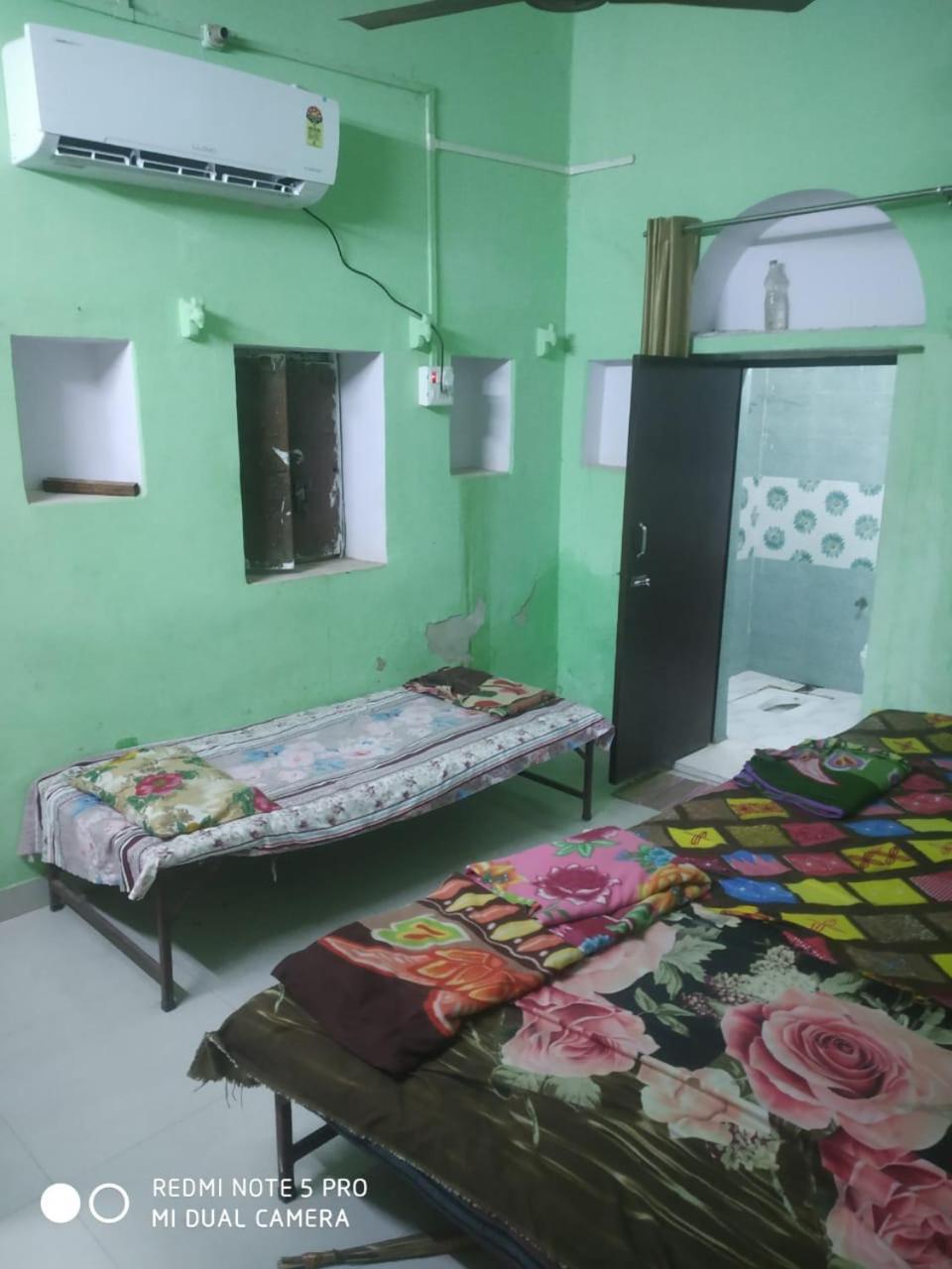Shri Swami Sheetal Das Akhada B1-88 Assi , Near Pushkar Talab,Varanasi, Ashram Dharmshala Otel Dış mekan fotoğraf